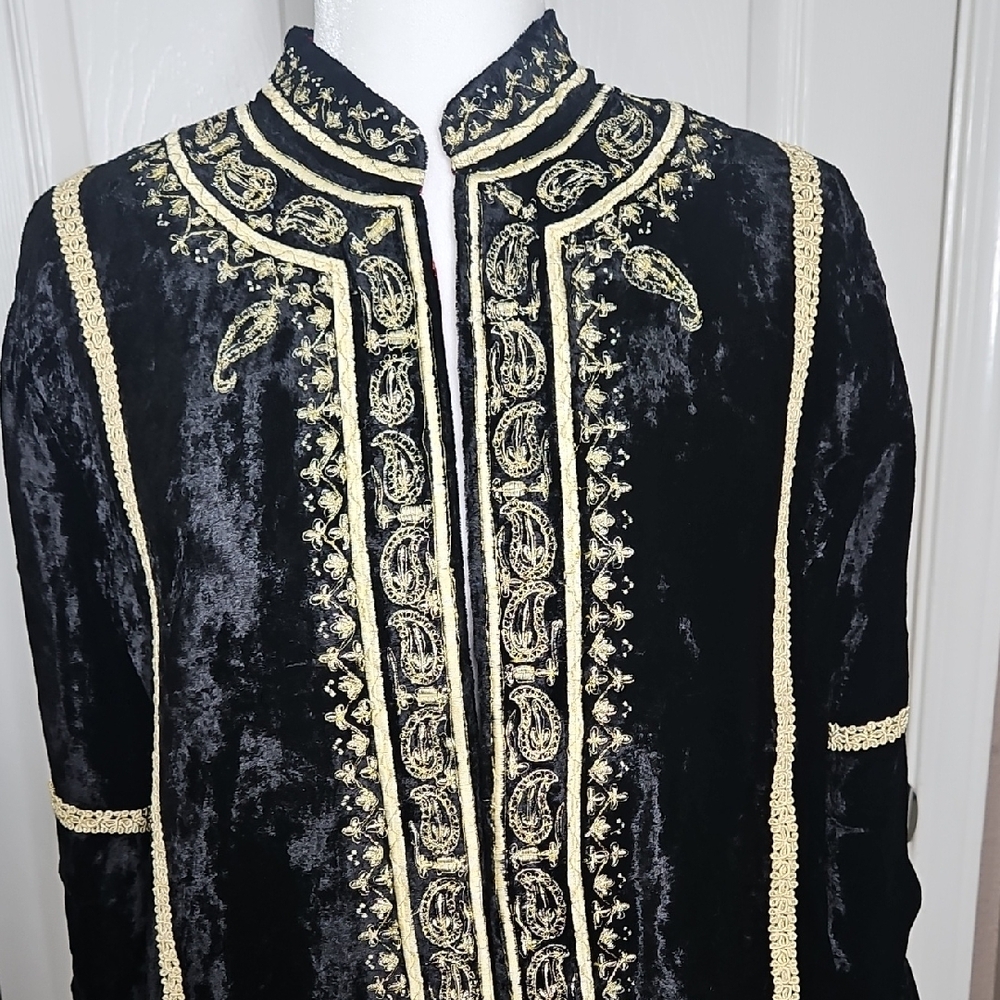 Soft Surroundings Black and Gold Embroidered Velvet Jacket Size Small - Picture 5 of 13